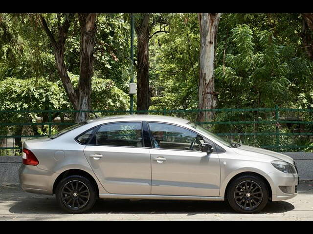 Used Skoda Rapid [2015-2016] 1.6 MPI Style Plus Black Package in Delhi