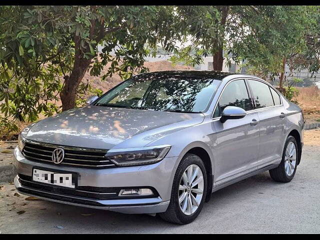 Used Volkswagen Passat Highline in Surat