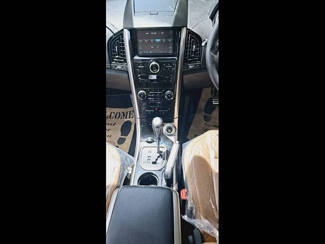 Used Mahindra XUV500 W11 AT in Delhi