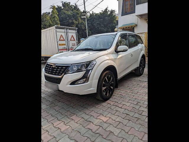 Used Mahindra XUV500 W11 AT in Delhi