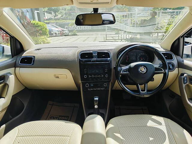 Used Skoda Rapid Style 1.6 MPI AT in Pune