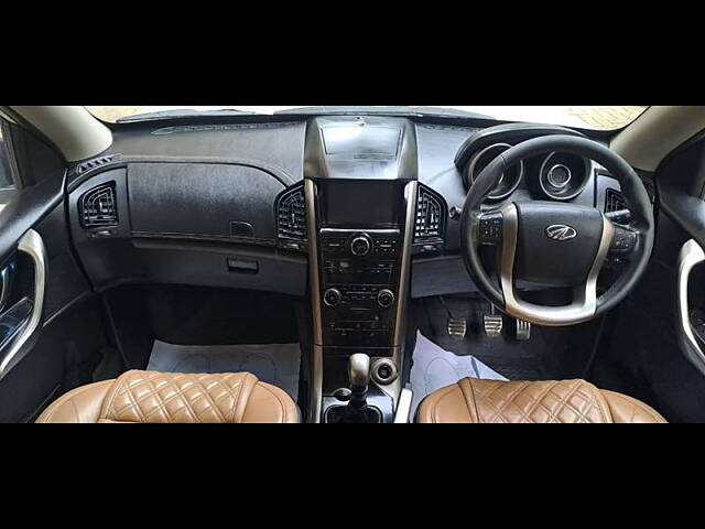 Used Mahindra XUV500 W11 in Nashik