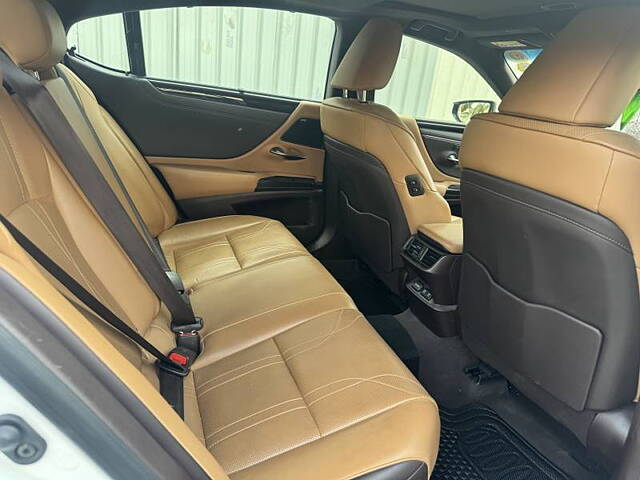 Used Lexus ES 300h Luxury [2020-2021] in Hyderabad