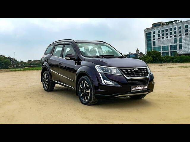 Used Mahindra XUV500 W11 AT in Delhi