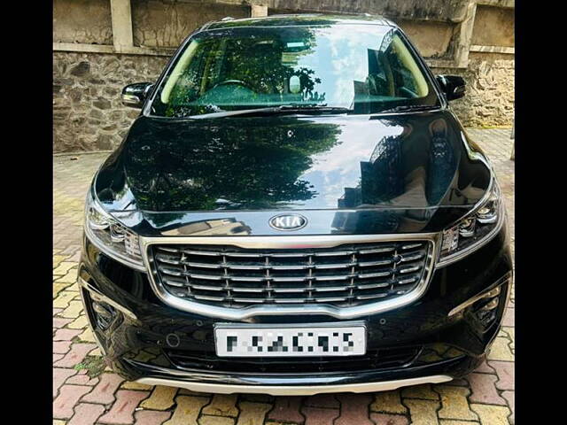 Used 2020 Kia Carnival in Pune