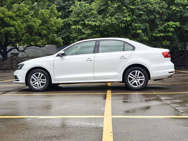 Used Volkswagen Jetta Highline TDI AT in Pune