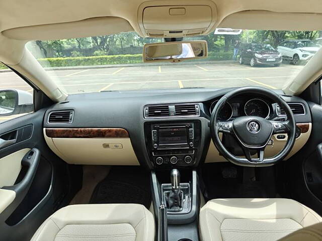 Used Volkswagen Jetta Highline TDI AT in Pune