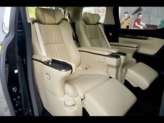 Used Toyota Vellfire VIP – Executive Lounge in Delhi