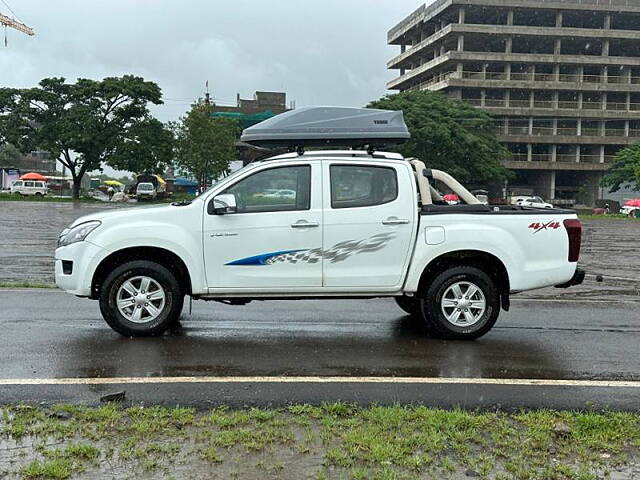 Used Isuzu D-Max V-Cross [2016-2018] 4x4 in Nashik