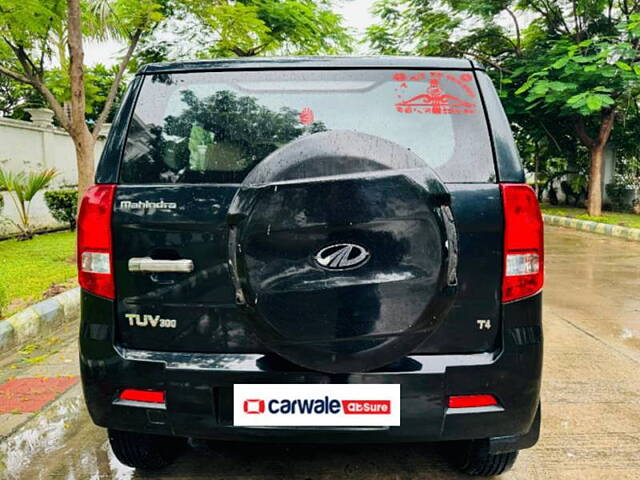 Used Mahindra TUV300 [2015-2019] T4 Plus in Lucknow