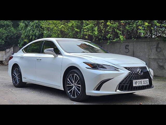 Used Lexus ES 300h Luxury in Delhi