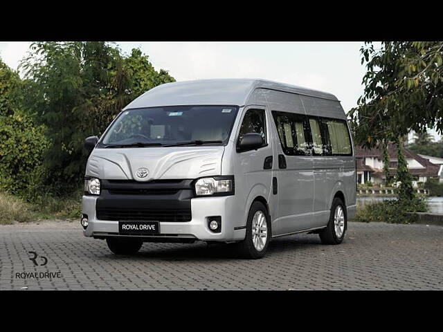 Used Toyota Commuter HiAce 3.0 L in Kochi