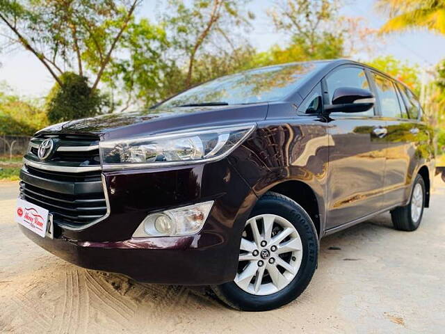 Used Toyota Innova Crysta [2016-2020] 2.4 G 8 STR [2016-2017] in Ahmedabad