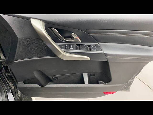 Used Mahindra XUV500 W11 AT in Delhi