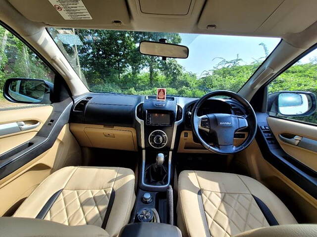 Used Isuzu D-Max V-Cross [2016-2018] 4x4 in Ahmedabad