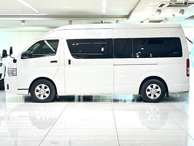 Used Toyota Commuter HiAce 3.0 L in Mumbai