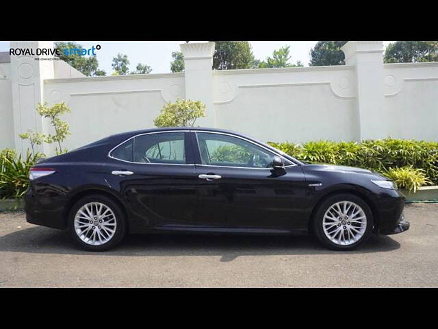 Used Toyota Camry Hybrid in Kochi