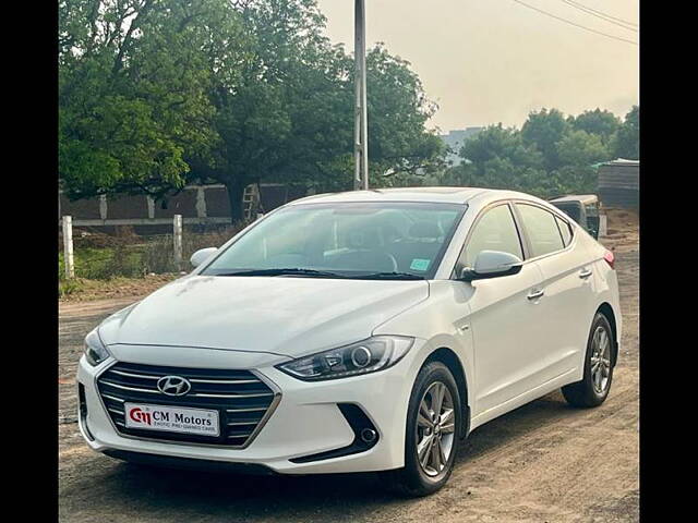 Used Hyundai Elantra SX (O) 2.0 AT in Ahmedabad