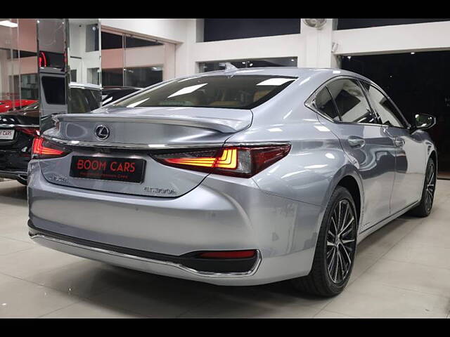 Used Lexus ES 300h Luxury in Chennai