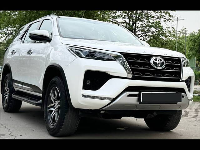 Used Toyota Fortuner 4X2 AT 2.8 Diesel in Delhi