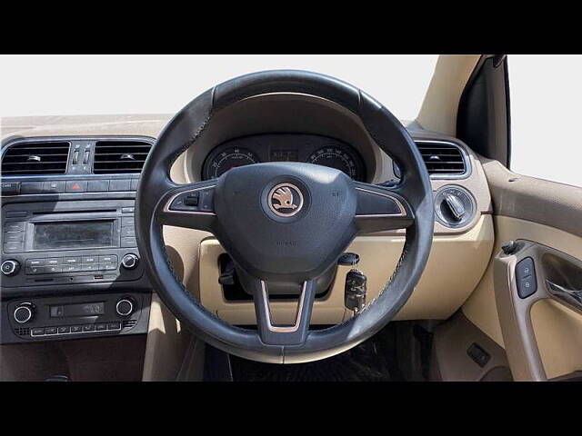 Used Skoda Rapid Style 1.6 MPI AT in Hyderabad