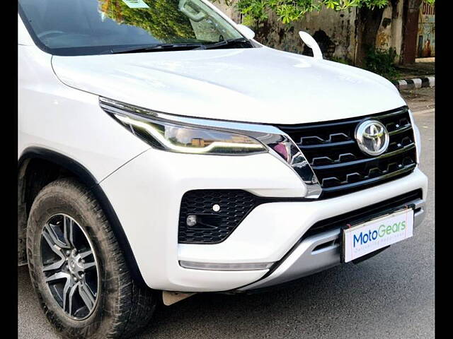 Used Toyota Fortuner 4X2 AT 2.7 Petrol in Delhi