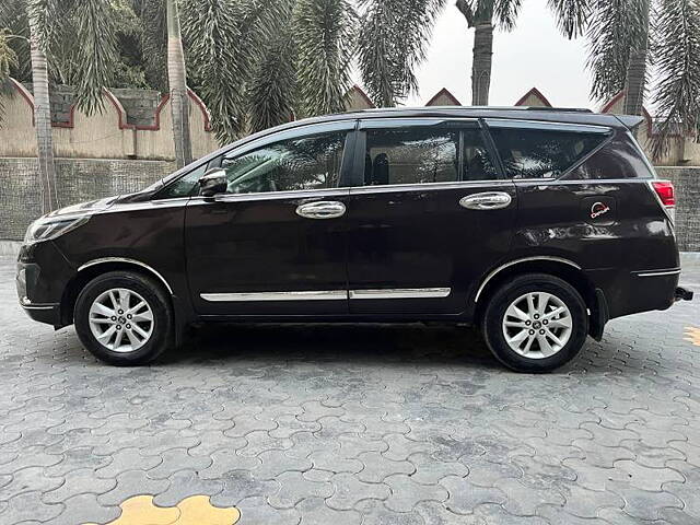 Used Toyota Innova Crysta [2016-2020] 2.4 G 8 STR [2016-2017] in Hyderabad