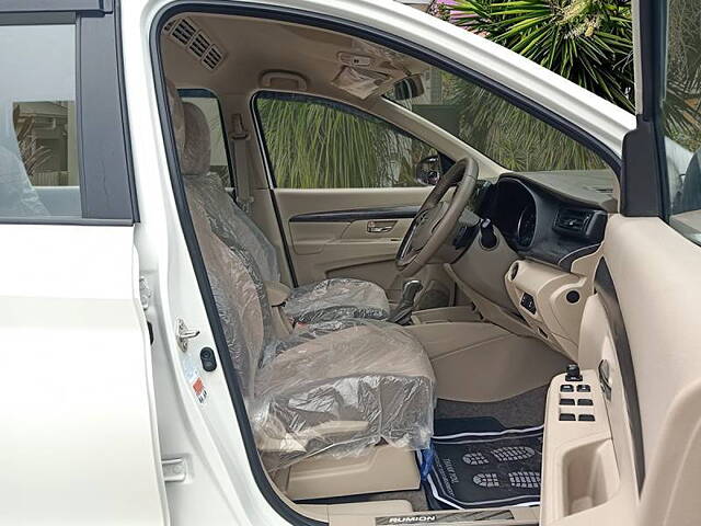 Used Toyota Rumion V AT in Delhi