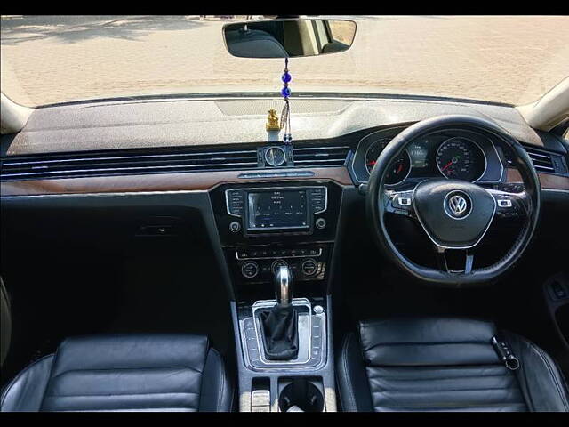 Used Volkswagen Passat Highline in Ahmedabad