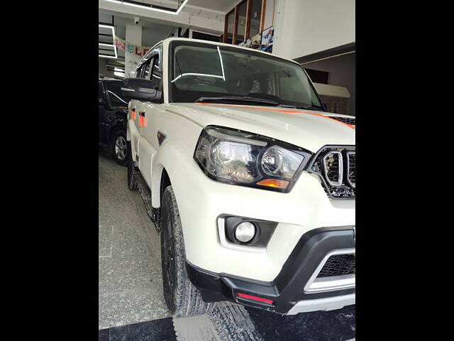 Used Mahindra Scorpio [2014-2017] S8 1.99 [2016-2017] in Varanasi