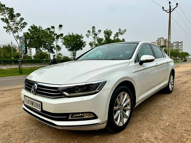 Used Volkswagen Passat Highline in Ahmedabad