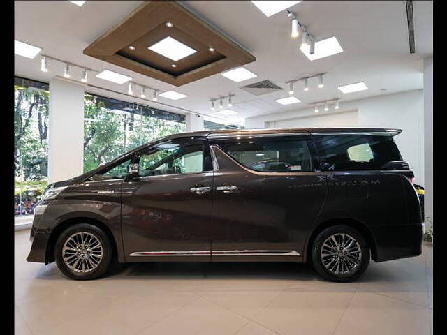 Used 2020 Toyota Vellfire in Pune