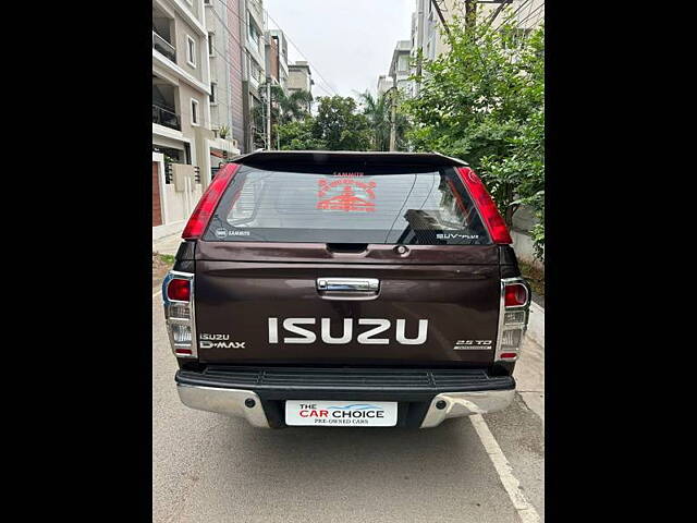 Used Isuzu D-Max V-Cross [2016-2018] 4x4 in Hyderabad