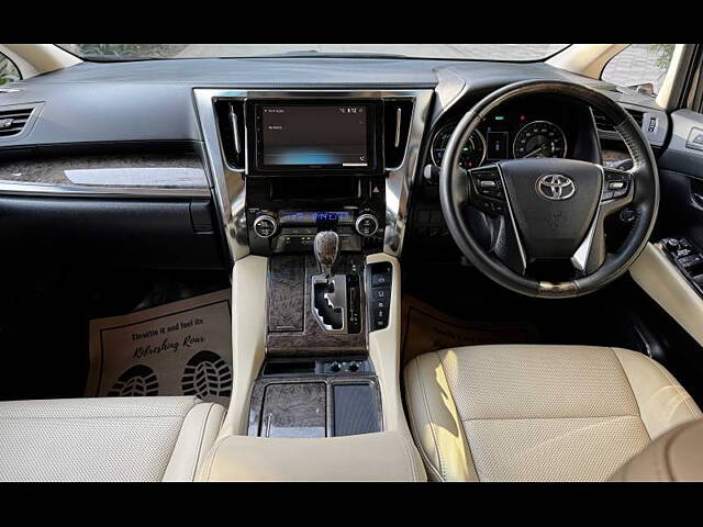 Used Toyota Vellfire VIP – Executive Lounge in Gurgaon