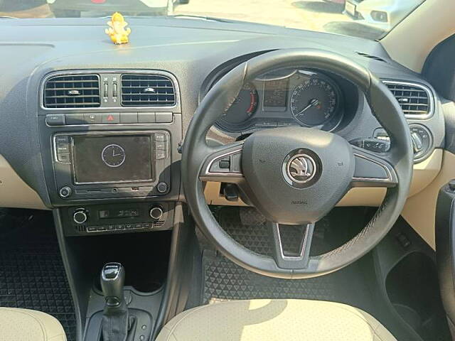 Used Skoda Rapid Style 1.6 MPI AT in Mumbai