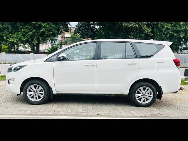 Used Toyota Innova Crysta [2016-2020] 2.4 G 8 STR [2016-2017] in Kanpur