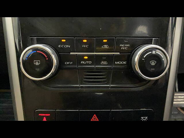 Used Mahindra XUV500 W11 AT in Delhi