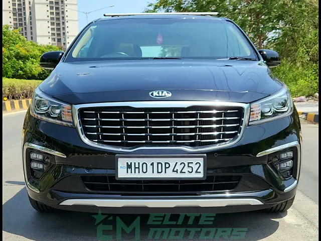 Used 2020 Kia Carnival in Mumbai