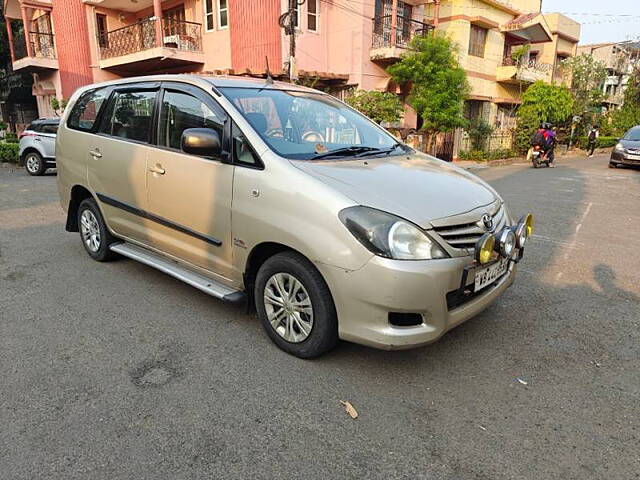 Used Toyota Innova [2009-2012] 2.5 GX 8 STR BS-IV in Kolkata