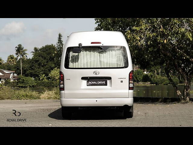 Used Toyota Commuter HiAce 3.0 L in Kochi