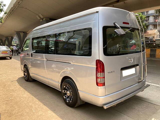 Used Toyota Commuter HiAce 3.0 L in Mumbai