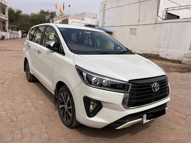 Used 2022 Toyota Innova Crysta in Lucknow