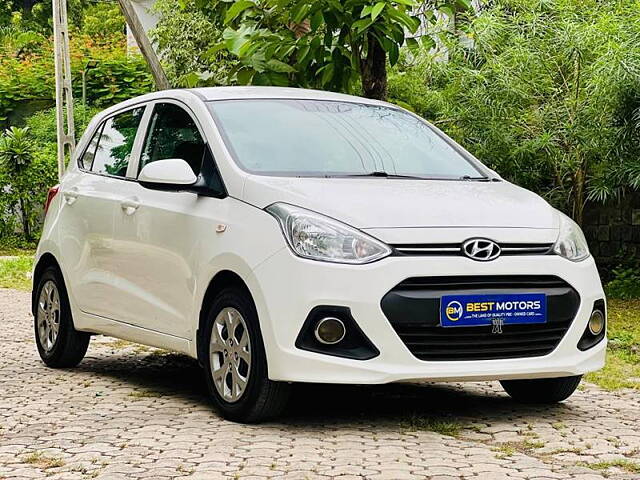 Used Hyundai Grand i10 [2013-2017] Magna 1.1 CRDi [2016-2017] in Ahmedabad