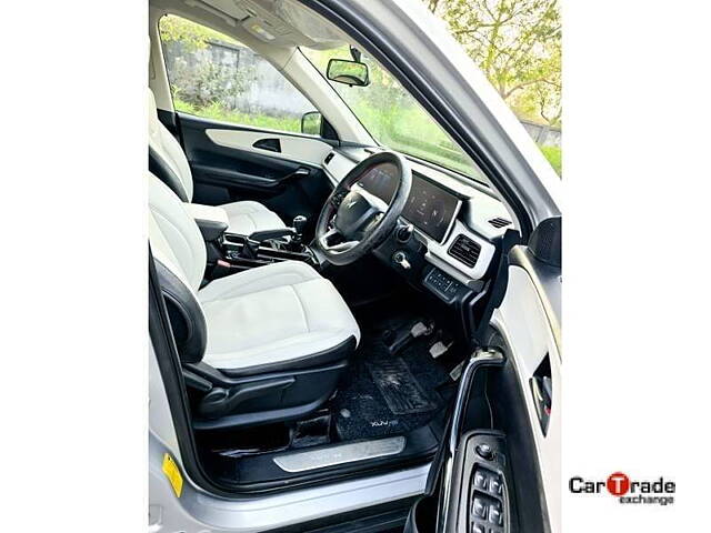 Used Mahindra XUV700 AX 5 Diesel MT 7 STR [2021] in Ahmedabad