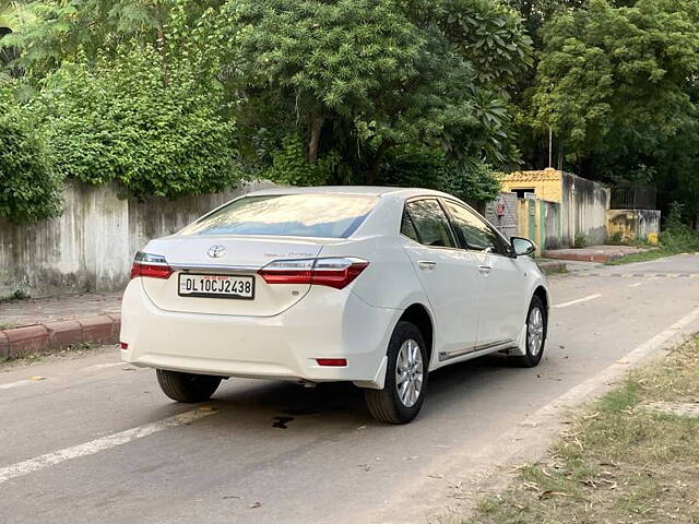 Used Toyota Corolla Altis G Petrol in Delhi