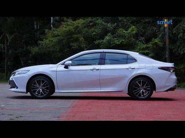 Used Toyota Camry Hybrid in Kochi