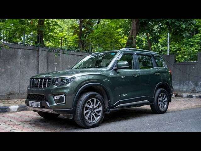 Used Mahindra Scorpio N Z8 Petrol AT 7 STR [2023-2024] in Delhi