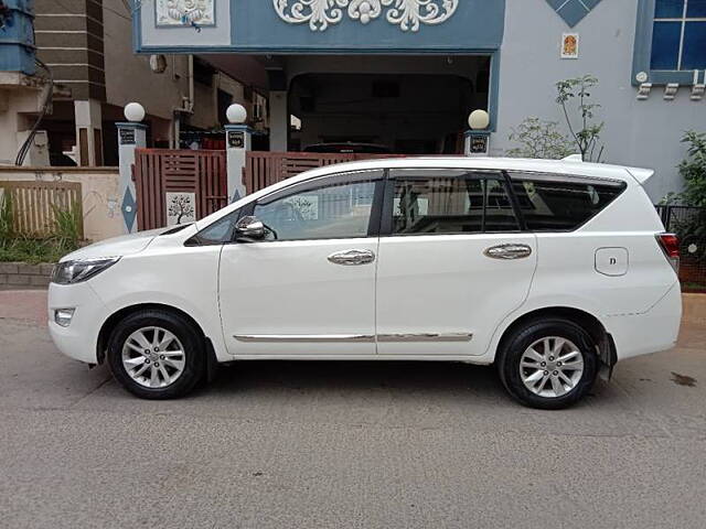 Used Toyota Innova Crysta [2016-2020] 2.4 G 8 STR [2016-2017] in Hyderabad