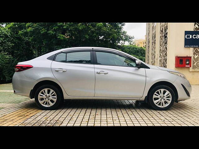 Used Toyota Yaris V MT in Mumbai