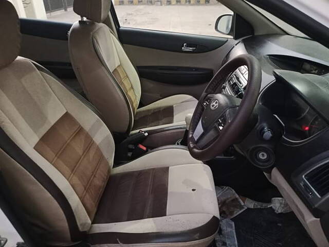 Used Hyundai i20 [2010-2012] Sportz 1.2 BS-IV in Ahmedabad